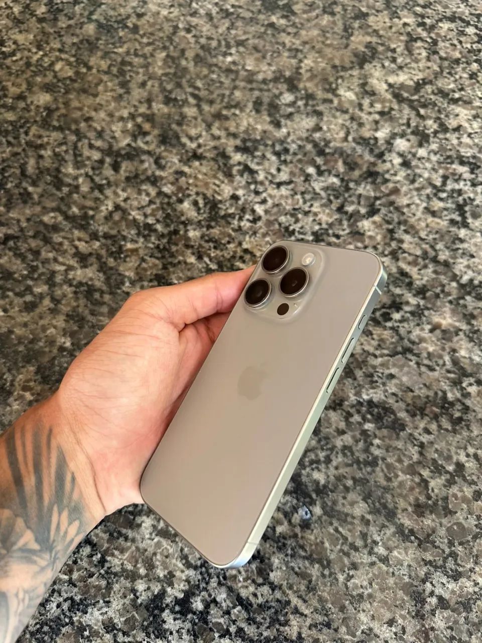 iPhone 15 pro  - Foto 2