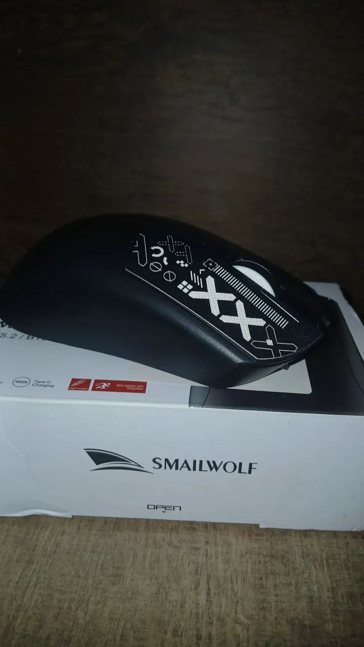 ? Mouse RS7 com PAW3311, 20.000 DPI, sem fio 2.4G, Bluetooth 5.2 e USB-C.