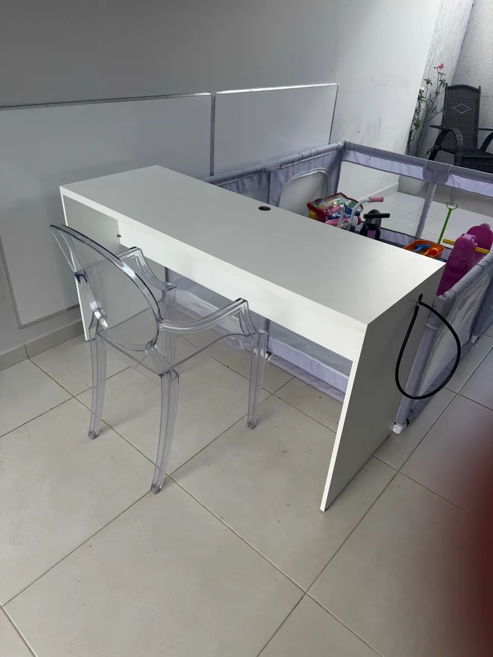Escrivaninha e cadeira zeradas  - Foto 3