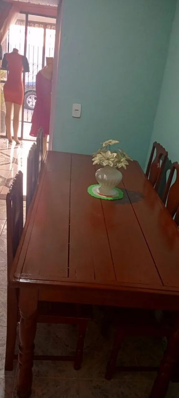 Mesa de jantar rústica de madeira. - Foto 4