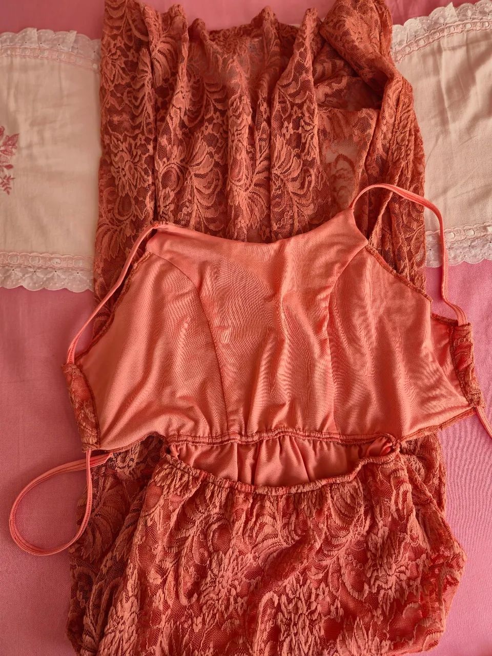 Vendo Vestido Trabalho em Renda - Foto 2