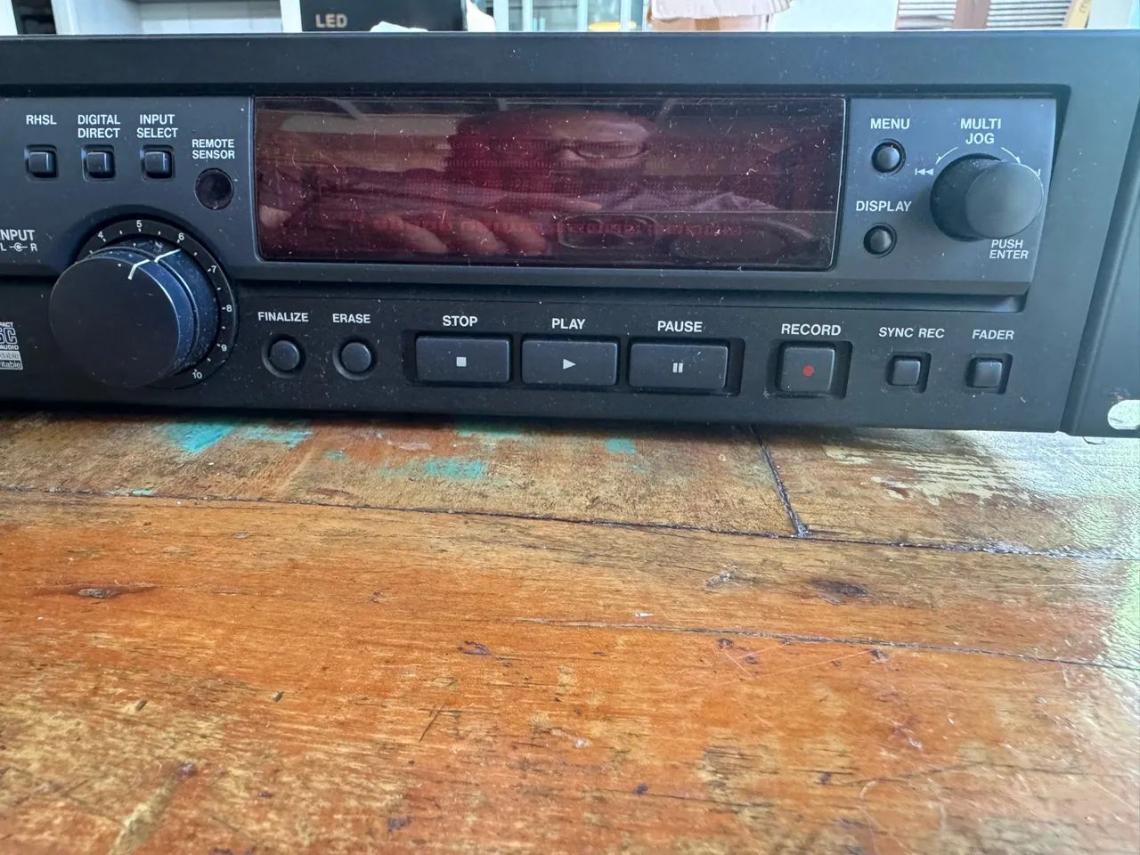 Gravador e Reprodutor de CD Profissional Tascam CD-RW700 - Rack
