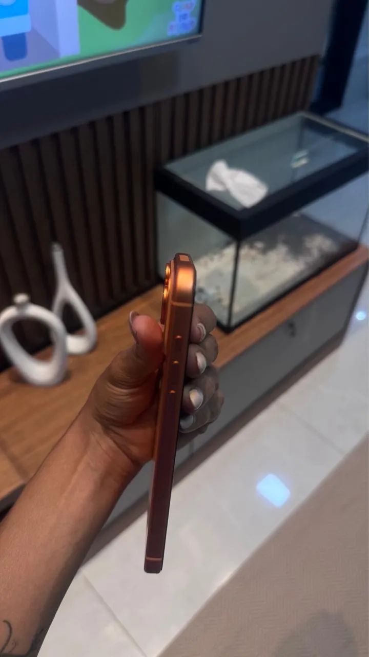 iPhone 17 pro Max Laranja  - Foto 4