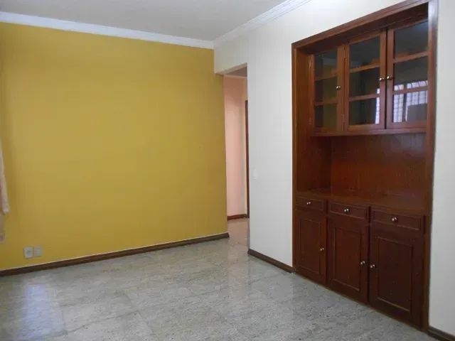 Ótimo 2 quartos com armários e 1 vaga com éxcelente localização
