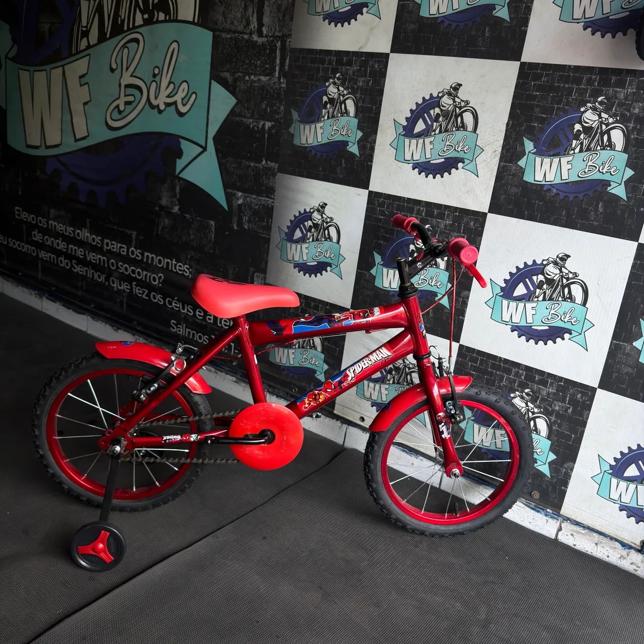 Bikes de diversos tamanhos 