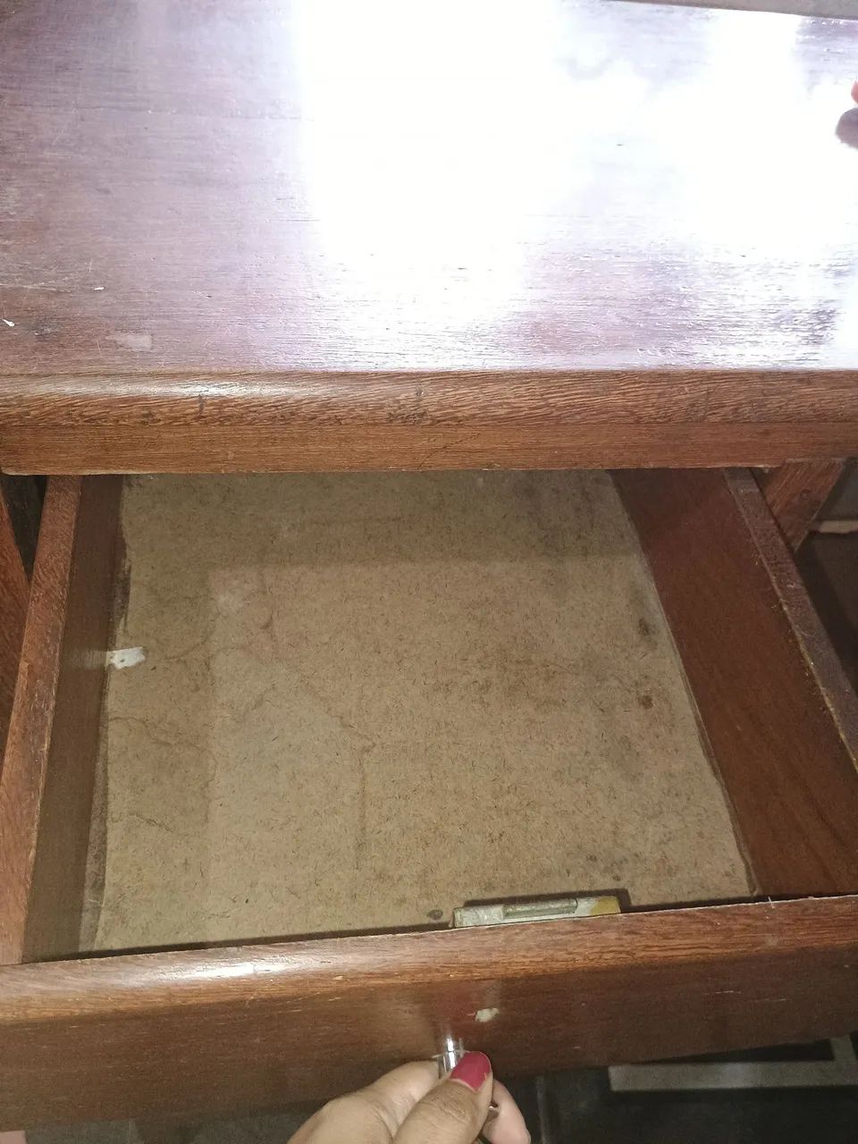 Vendo Balcão em L de Madeira com Vitrine de Vidro - Resistente - Foto 2