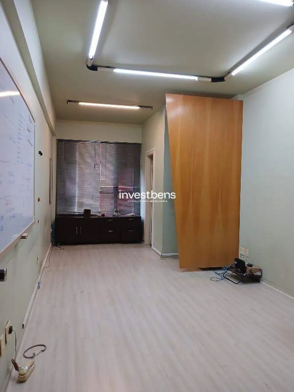 Sala com 25m² para alugar no Bairro Estoril, Belo Horizonte, MG.