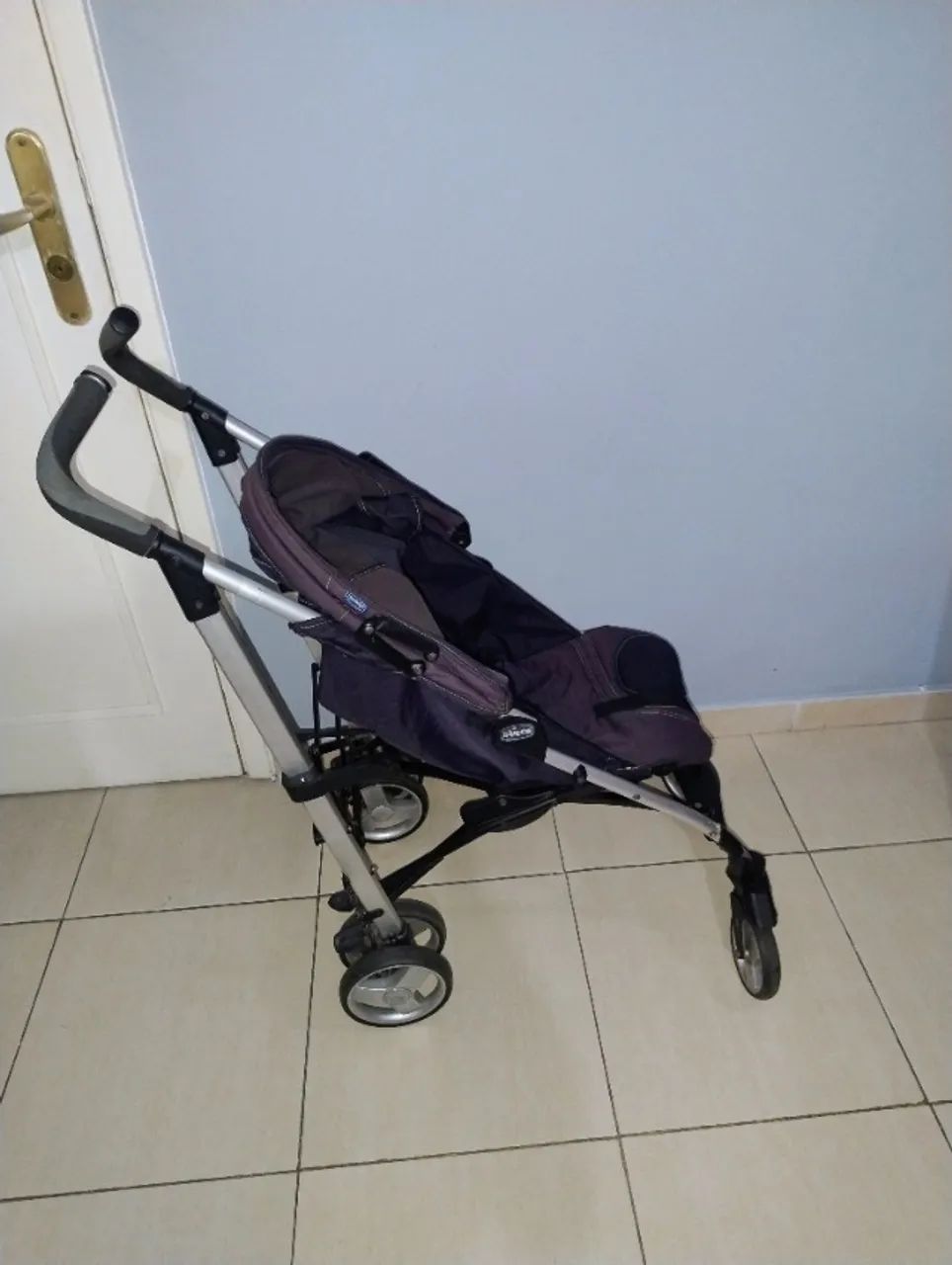 Carrinho Chicco Liteway - Leve, Ótimo Estado (Fecha Estilo Guarda-Chuva) - Foto 3