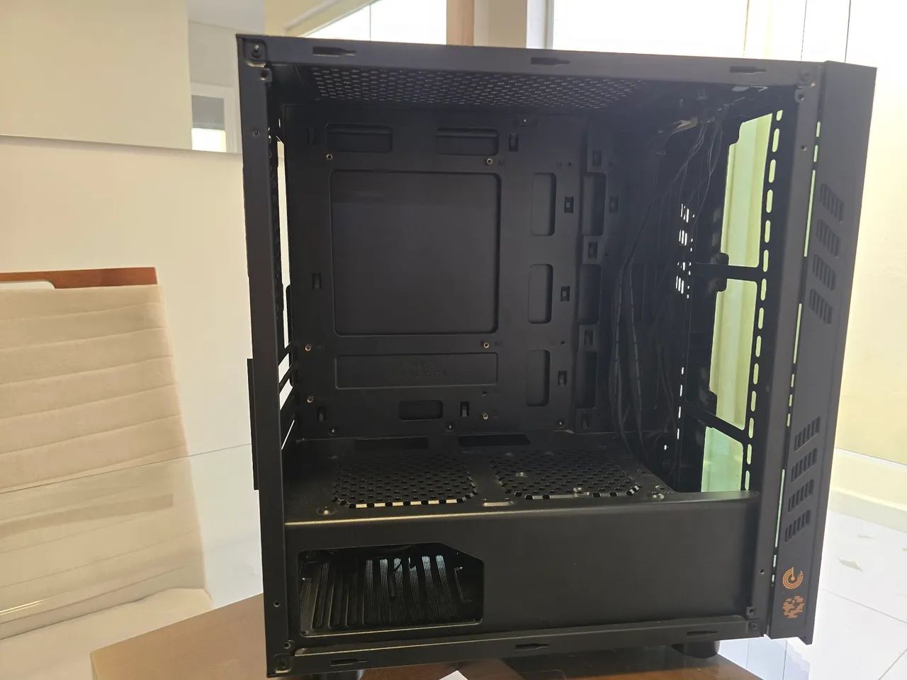 Gabinete gamer Aigo black technology mini - Foto 4