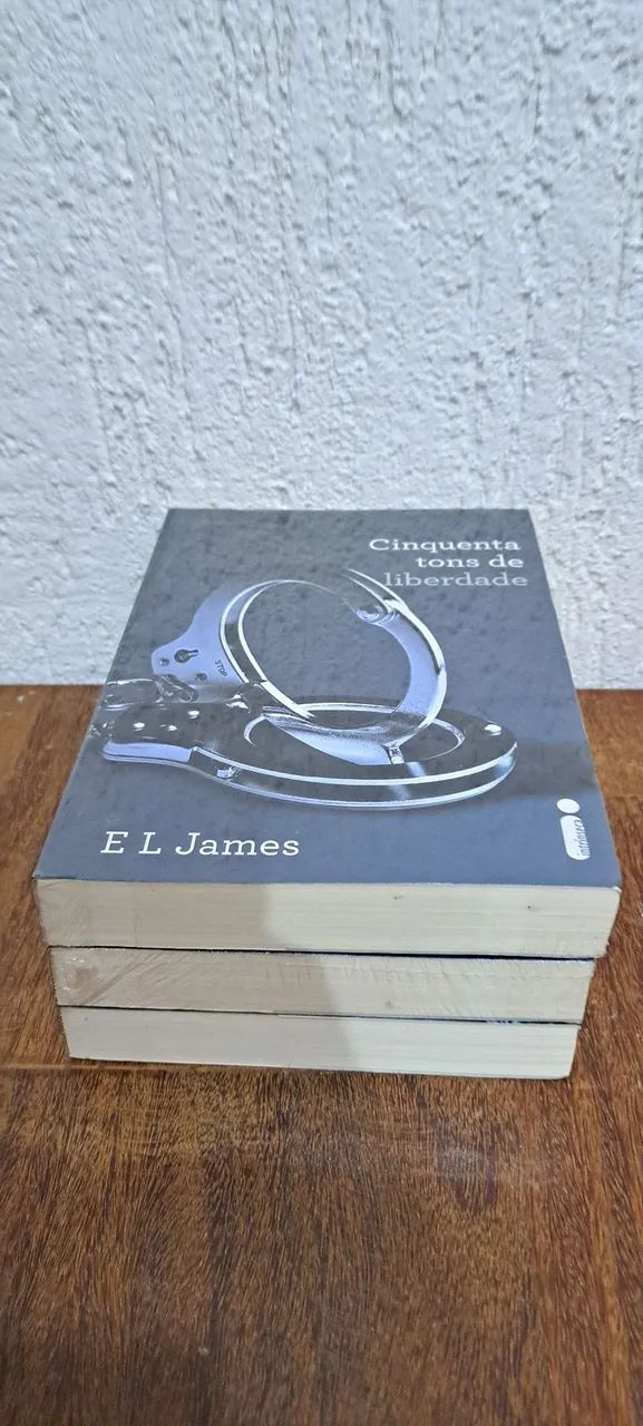 Trilogia Cinquenta Tons de Cinza - Foto 2