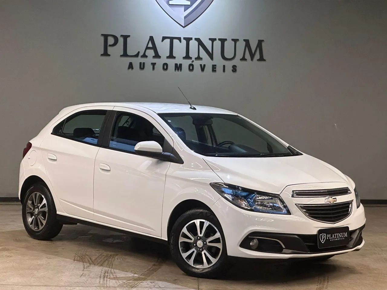 Chevrolet Onix Hatch LTZ 1.4 8V Flex Aut. 4P 2016 - Foto 2