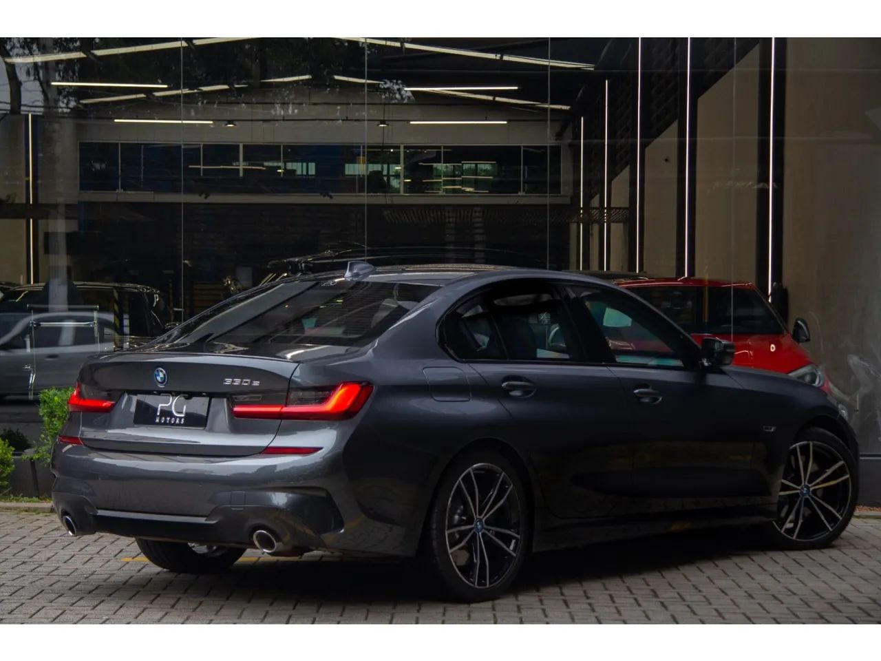 BMW Série 3 330E M Sport 2.0 Turbo Híbrido AU, foto 4 de 15