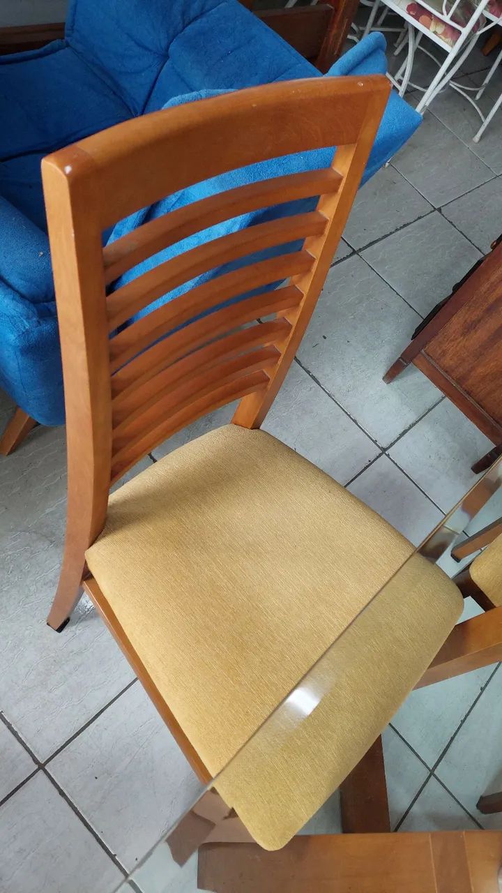 Mesa com 4 cadeiras madeira maciça  - Foto 3