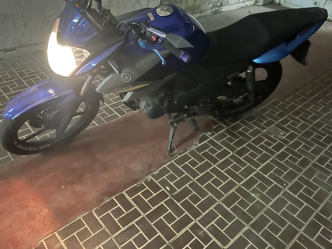 Fazer 150 top
