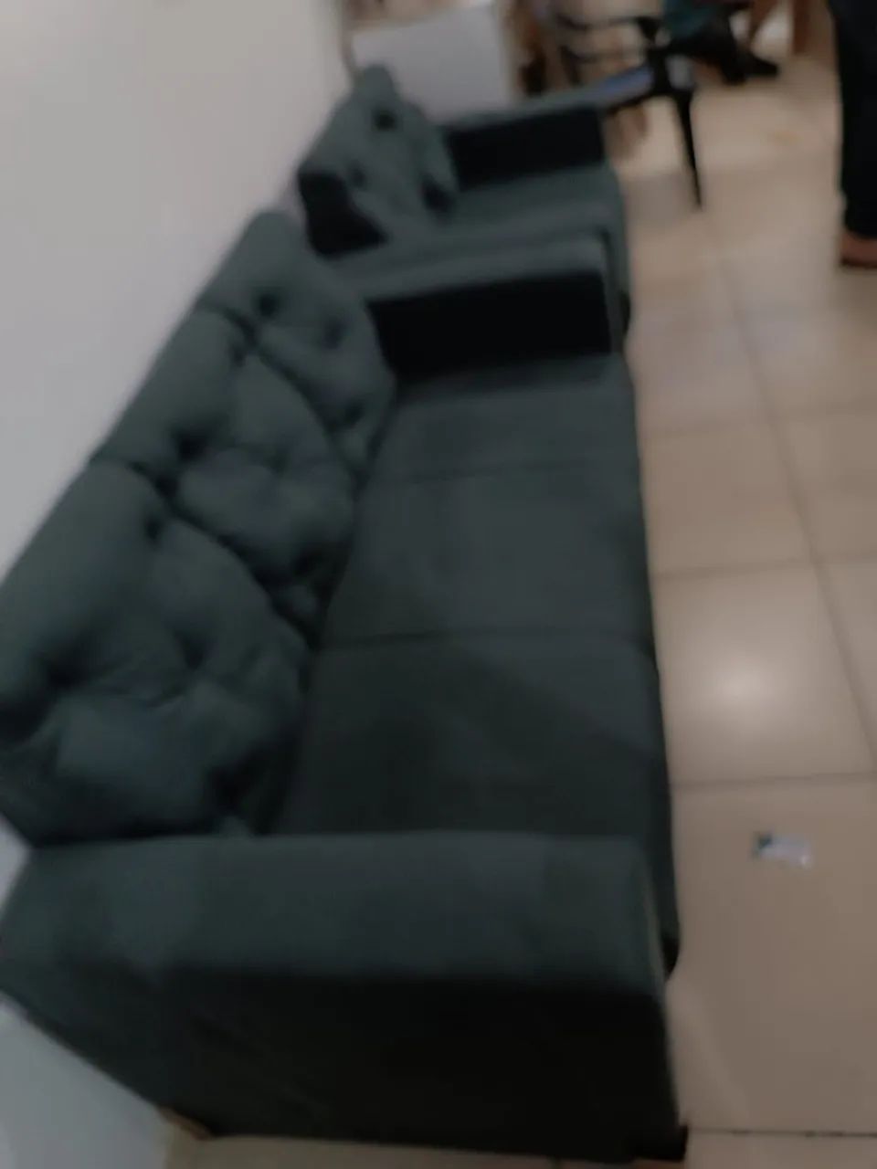 Sofa cinza escuro 3 e 2 lugares - Foto 2