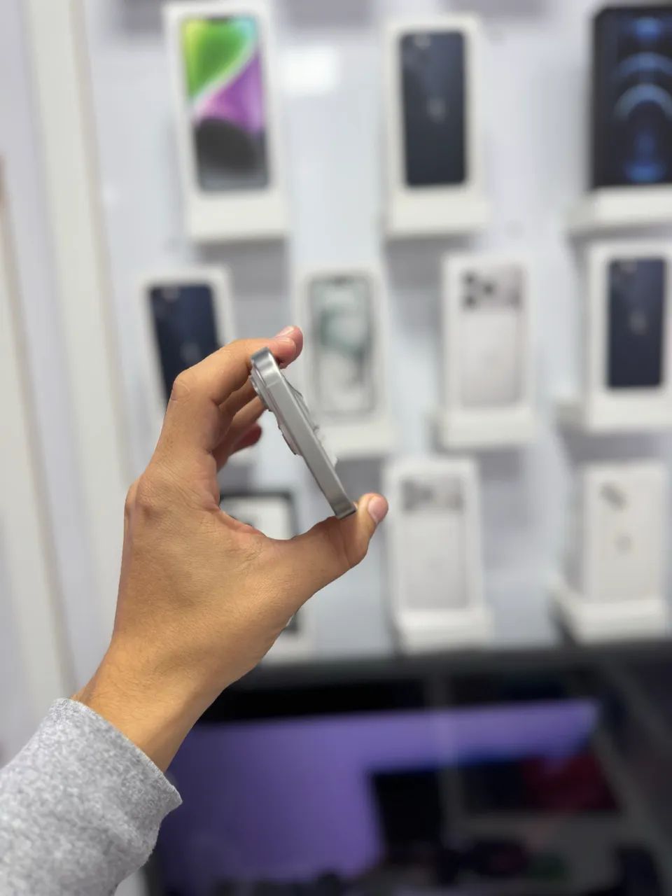 IPhone 15 Pro - 128GB ( Branco )  - Foto 5