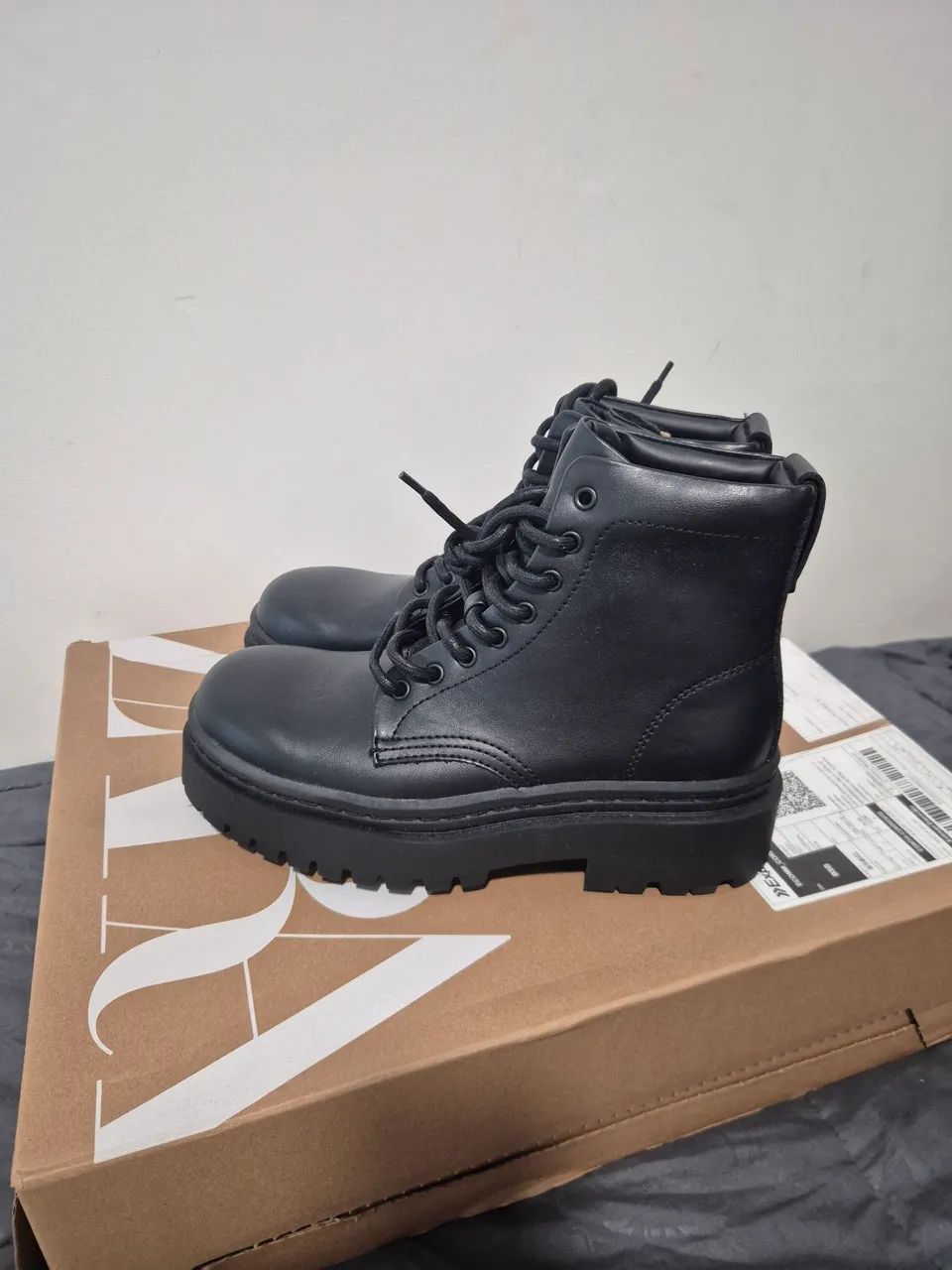Bota coturno preta robusta ZARA - Foto 3