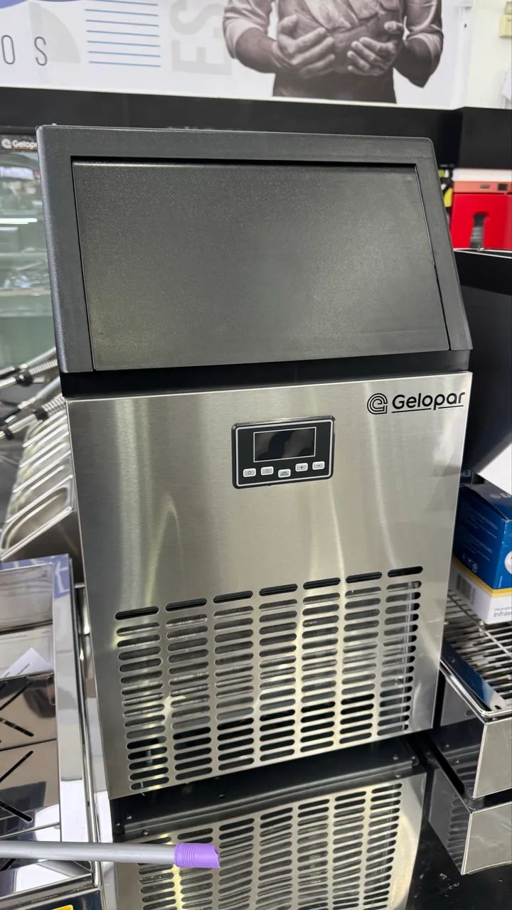 Máquina de Gelo meia lua 45k GELOPAR
