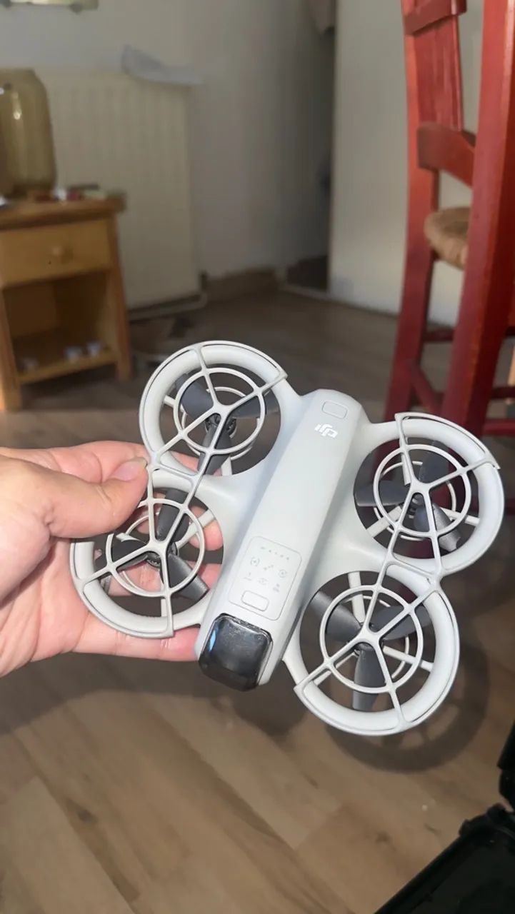 DJI NEO (somente o drone com 3 baterias)