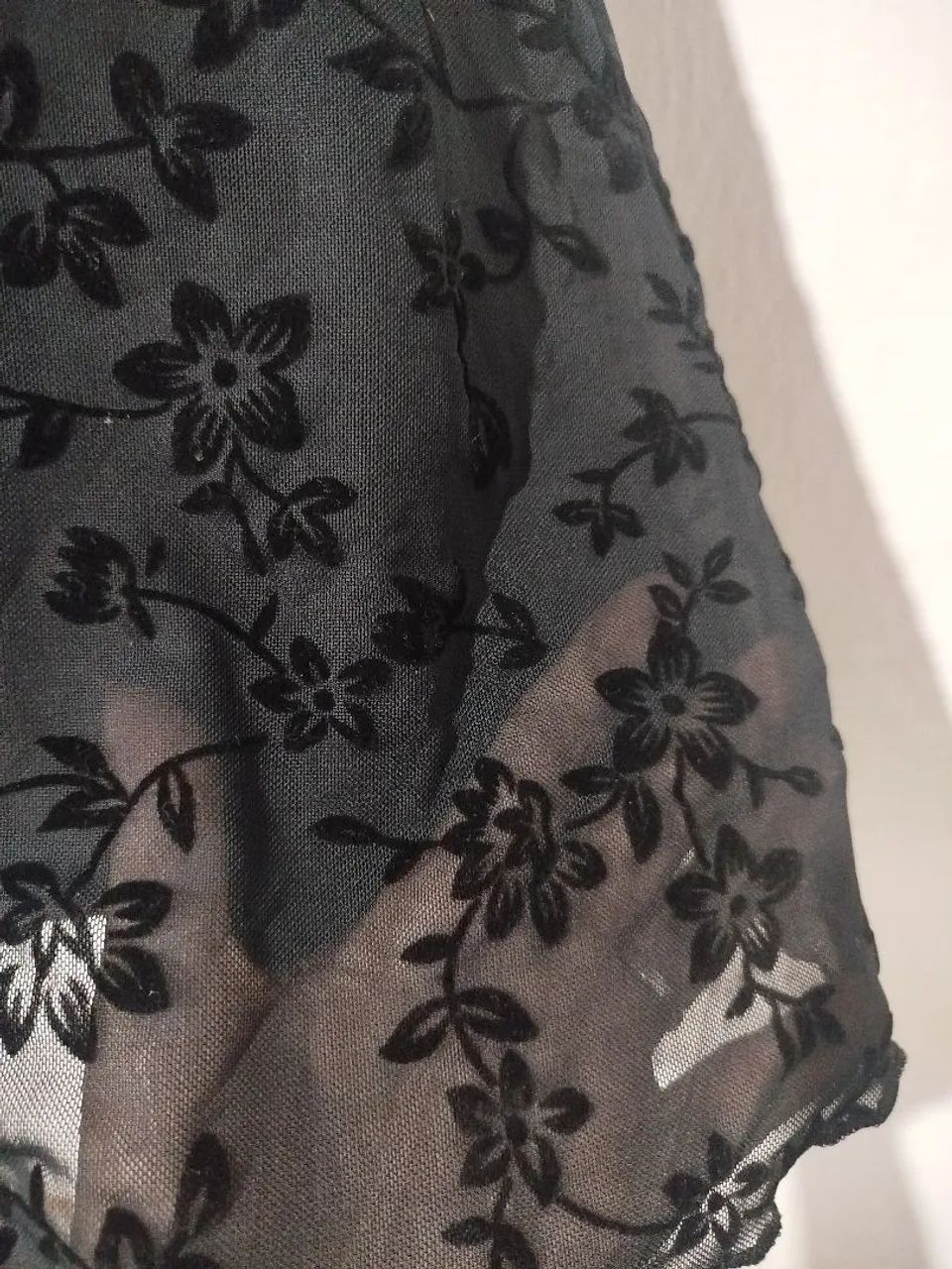 Vestido Floral com Tule - Nunca Usado  - Foto 3