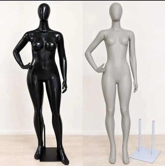 Manequim magra e plus size ! Ambas com 3 braços e a base 
