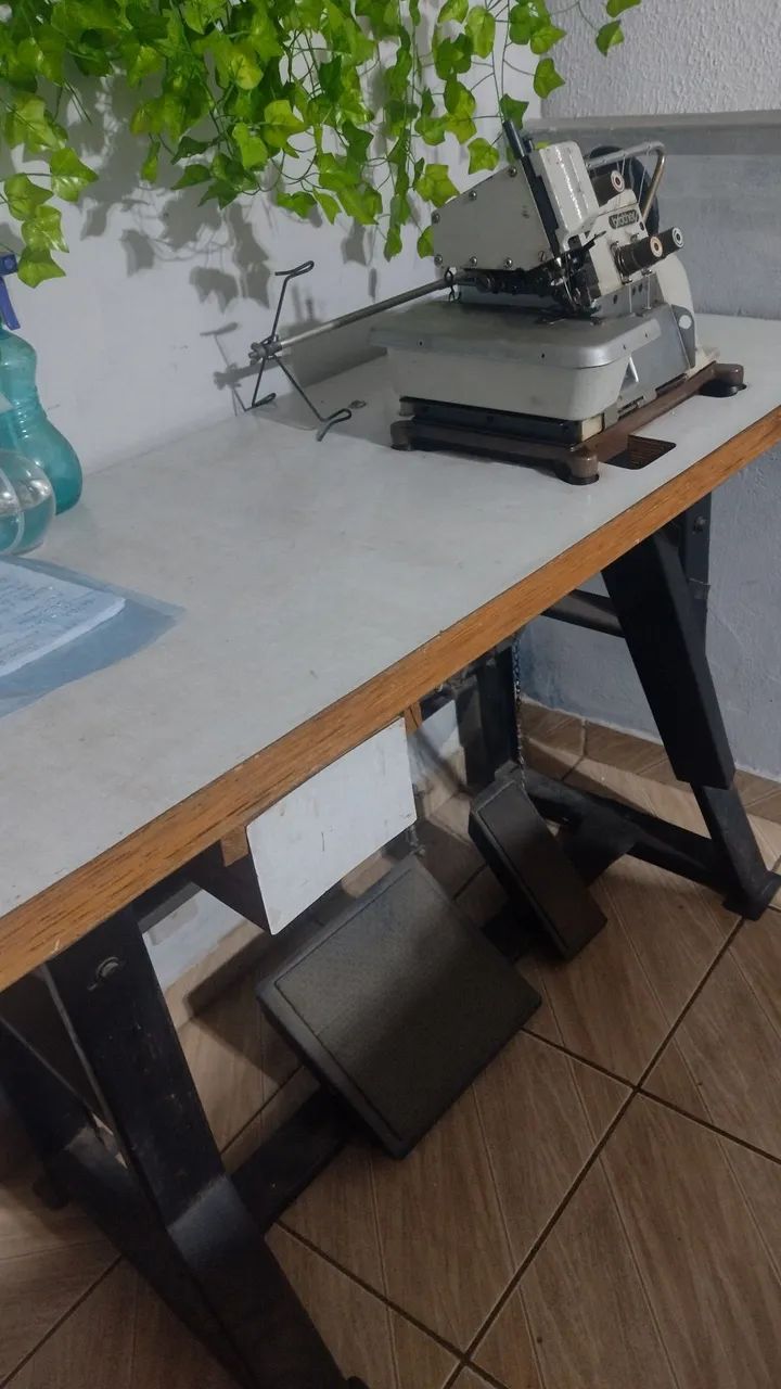 Máquina Overlok - Foto 2