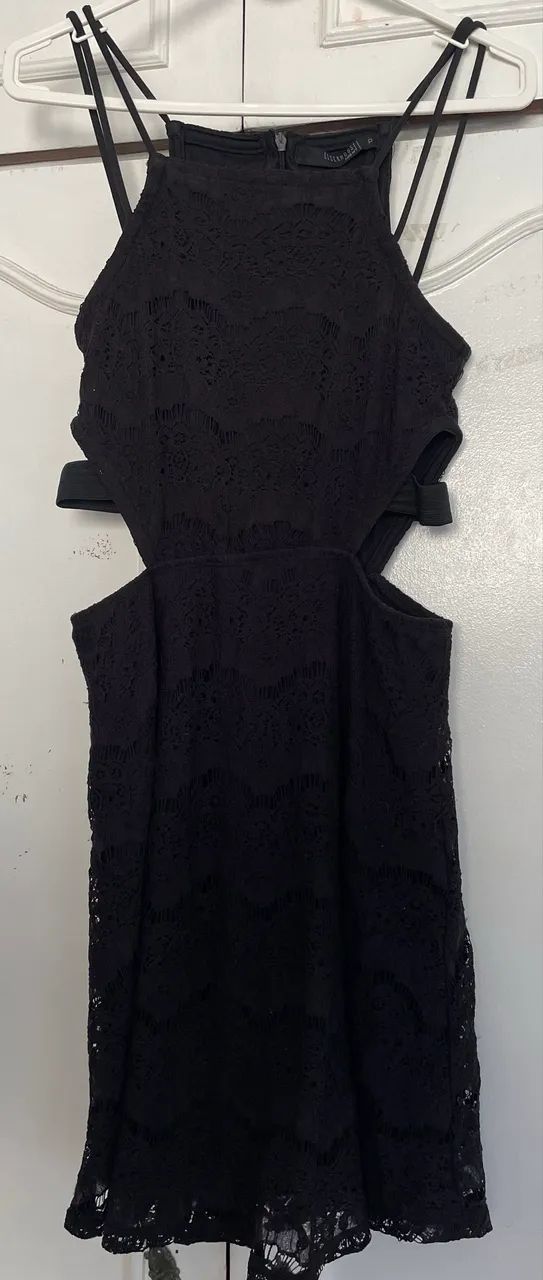Vestido preto com renda 