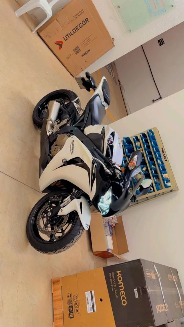 CBR1000RR ZERO! - Foto 2