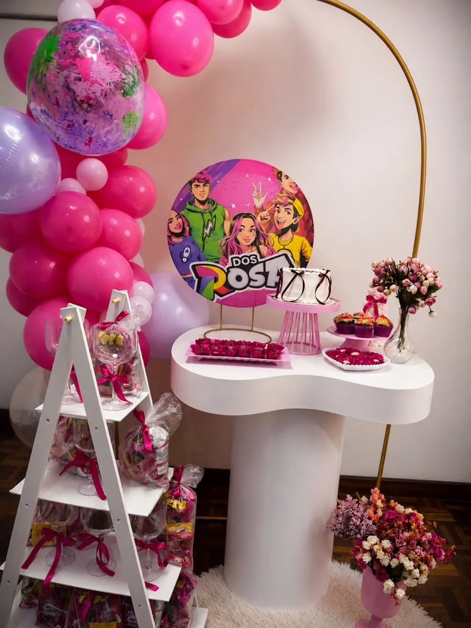 Pegue e monte e decorações de festa