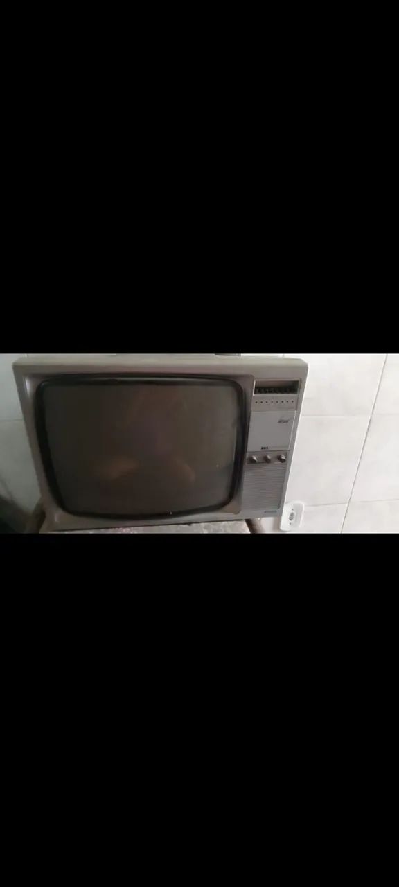 TV Philips Linear Vintage 17 polegadas - Para colecionador ou cenografia