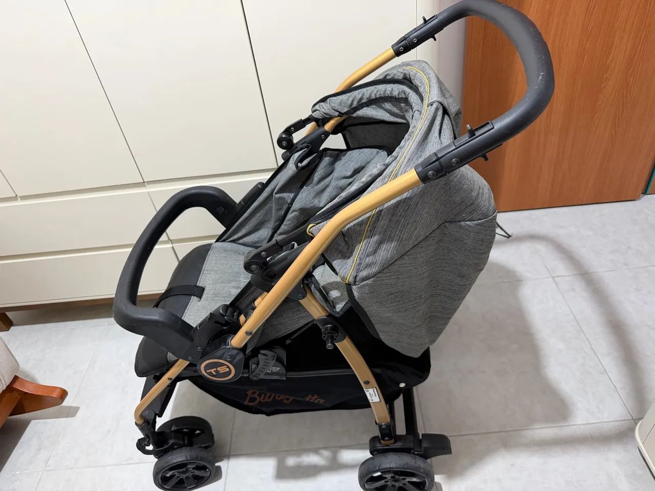 Carro de bebê - Semi novo  - Foto 3