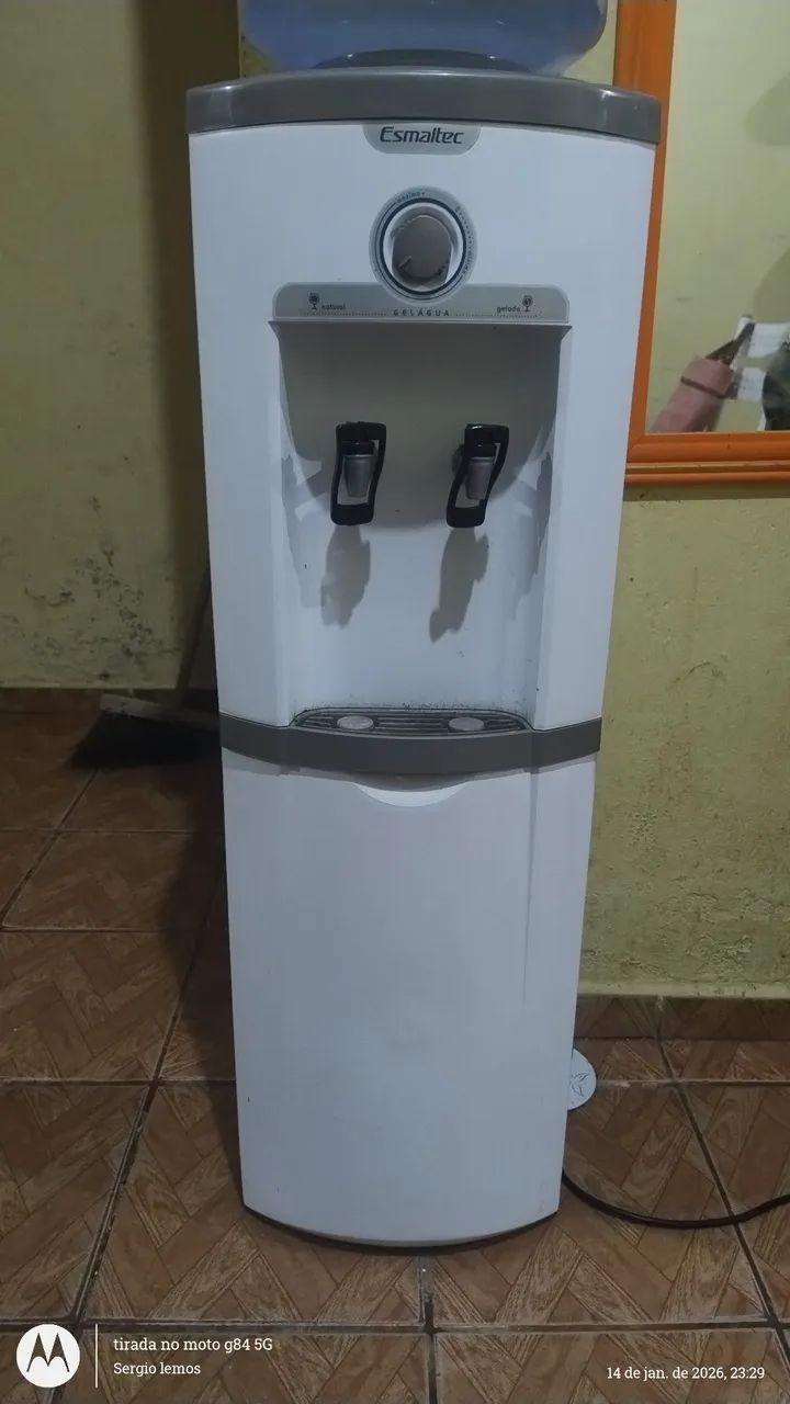 Bebedouro Esmaltec de coluna novo