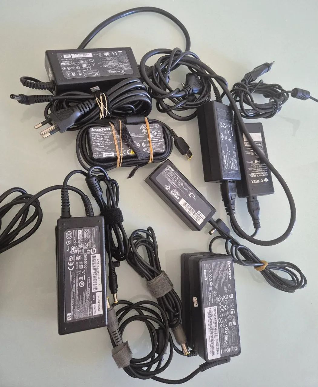 Lote 10 Carregadores de Notebooks