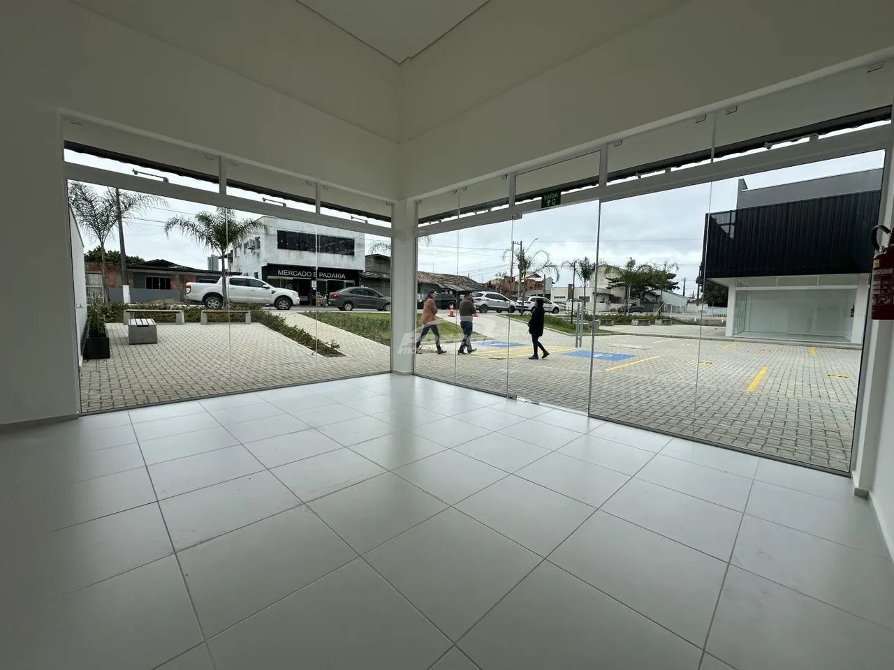 Sala comercial disponível para locação no Centro de Penha/SC. Cod. 24156 - Foto 5