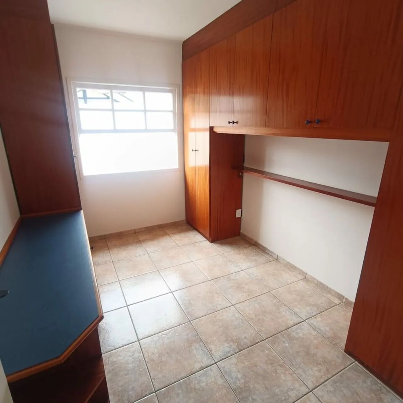 Linda casa em condomínio com lazer! FL31 - Foto 2