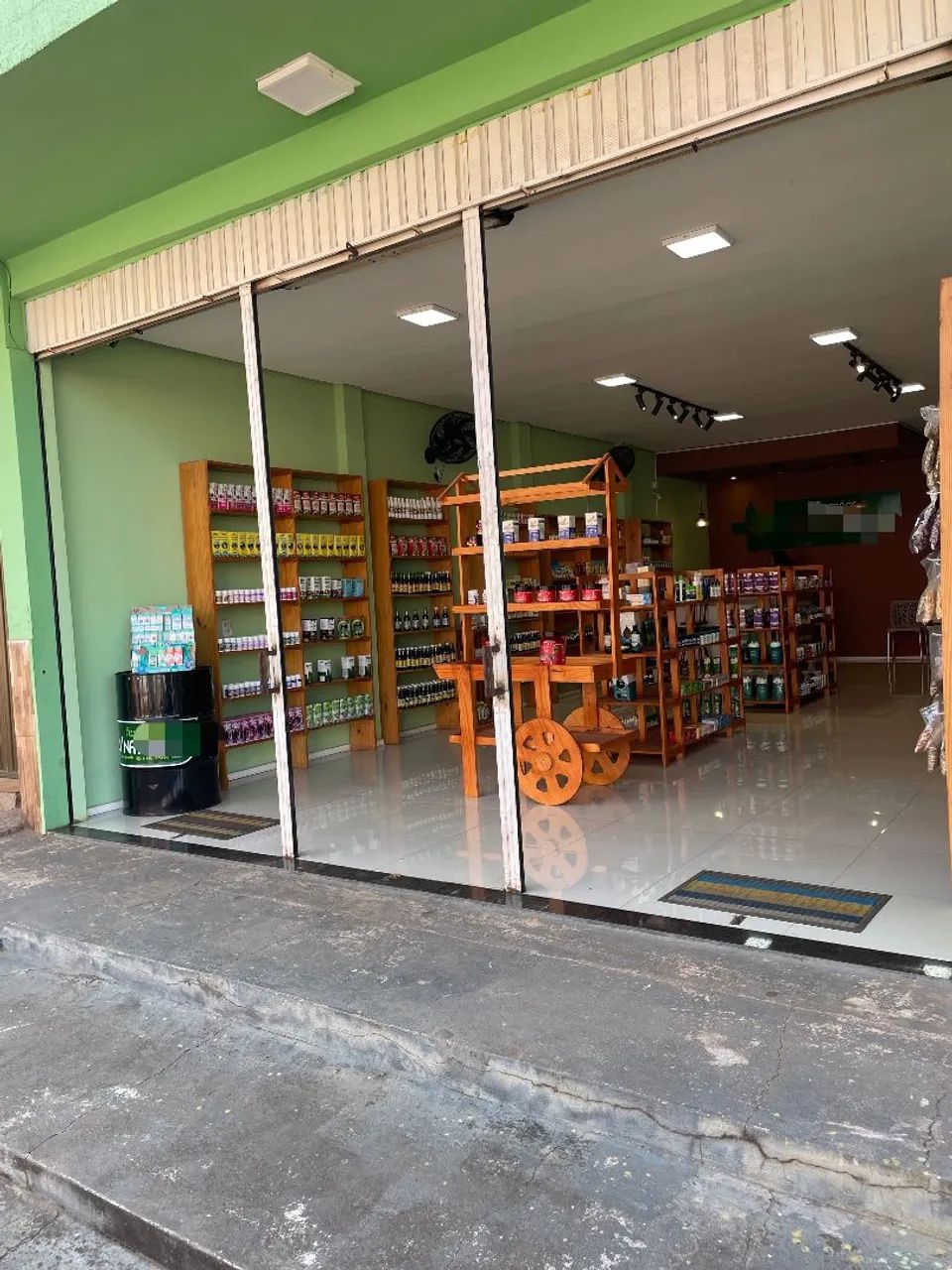 Vende-se Ponto Comecial Com Lage,Bem Localizado na Rua Do Sol - Foto 3