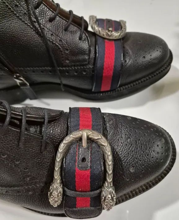 Bota Gucci de couro preto com fivela - Foto 3