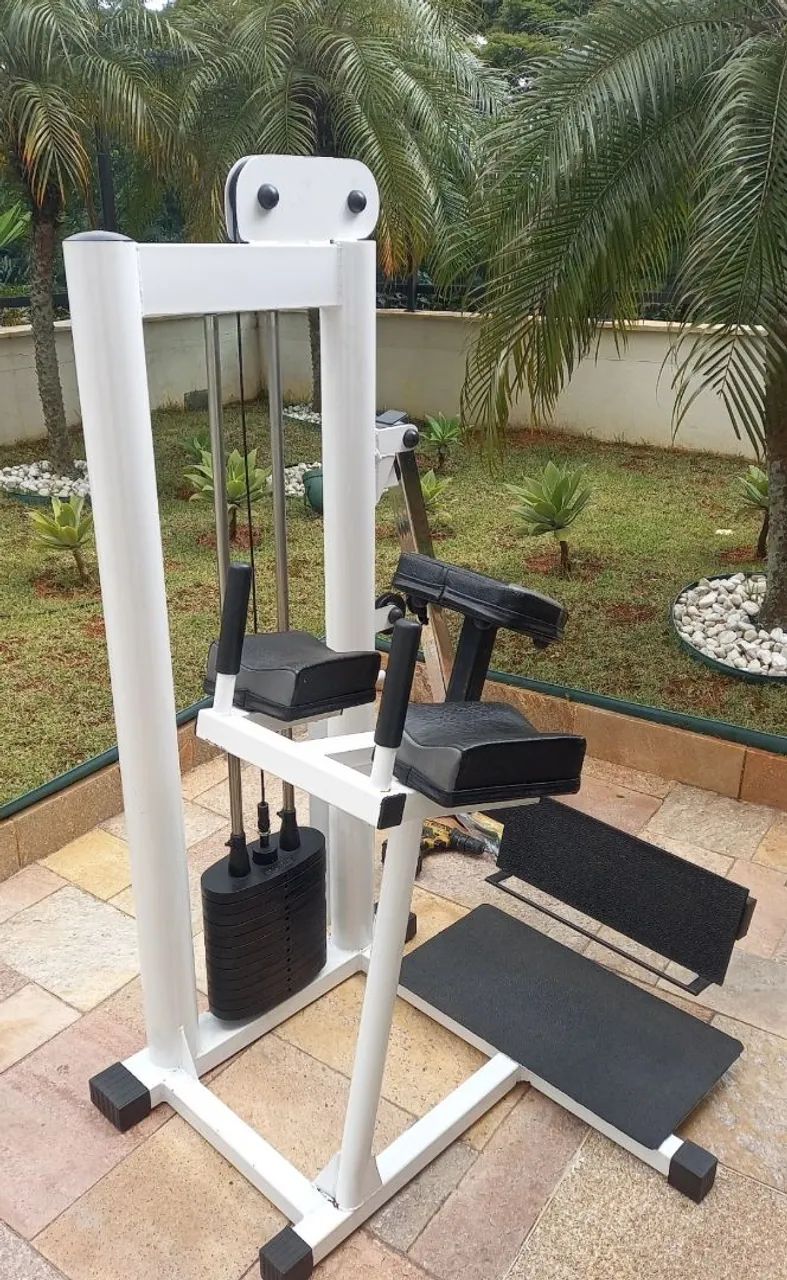 Máquina de Glúteo Gurik 10x Sem Juros Em ótimo estado