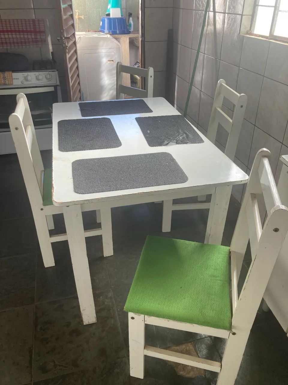 Mesa com 4 cadeiras  - Foto 2