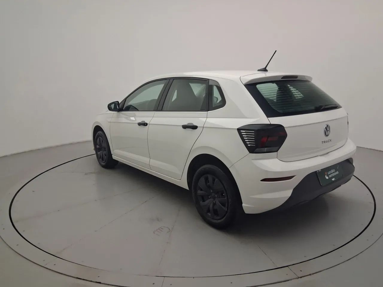 Volkswagen Polo Track 1.0 Flex 12V 5p, foto 3 de 18