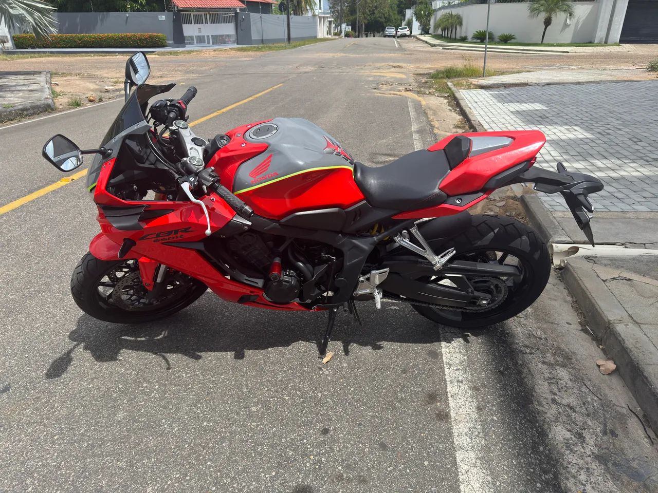 CBR 650R - Foto 4