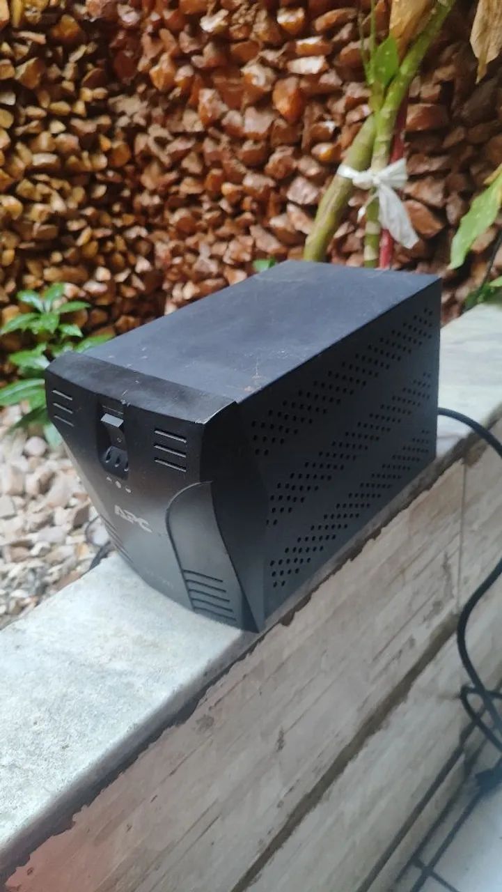 Estabilizador APC Sol 1500 - Foto 2