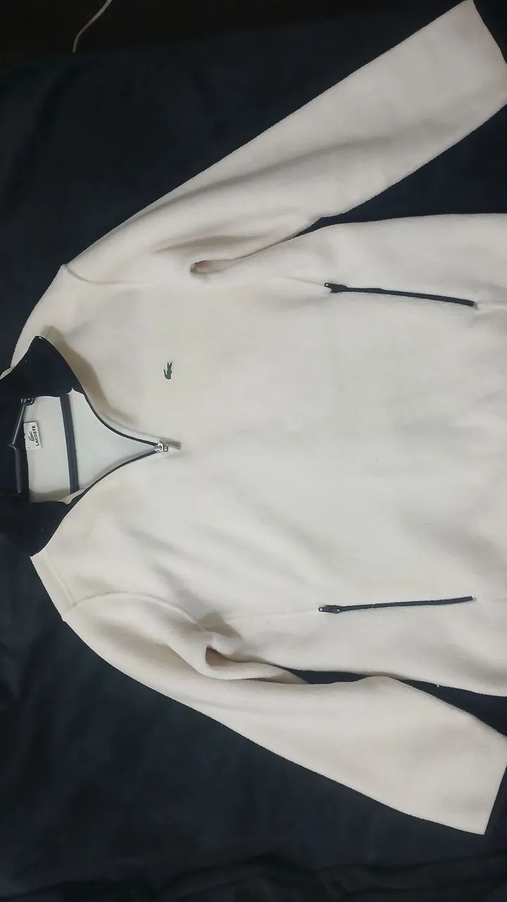 Blusa lacoste peluciada 50 R$