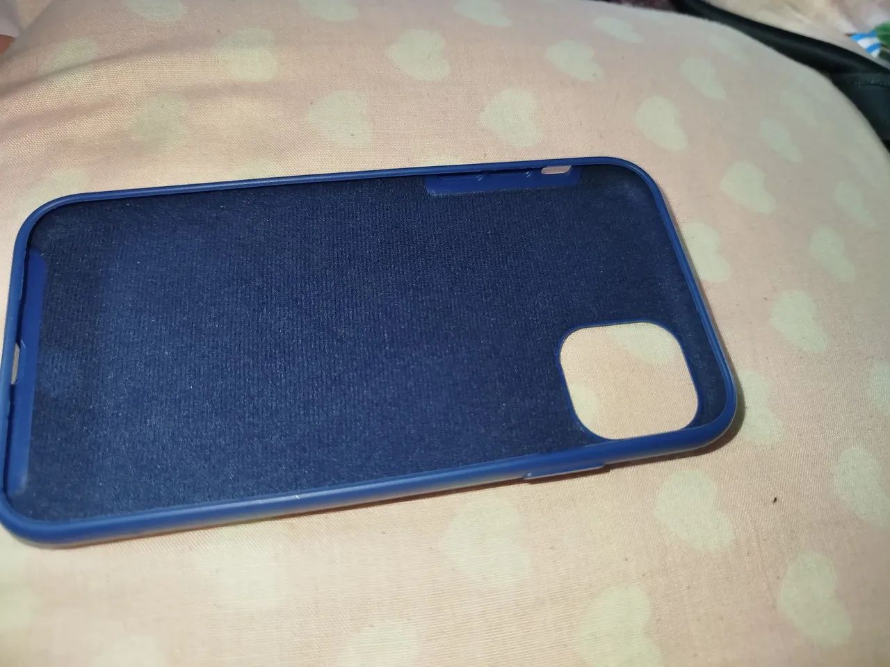 Capinha de iPhone 11 preta  - Foto 3