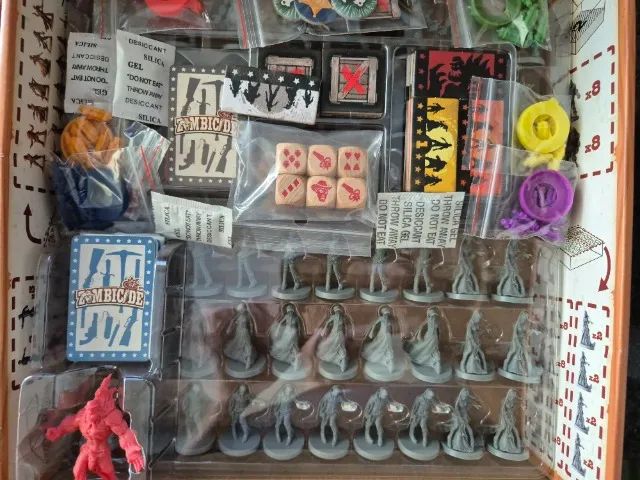 Jogo Zombicide Undead or Alive - Foto 4