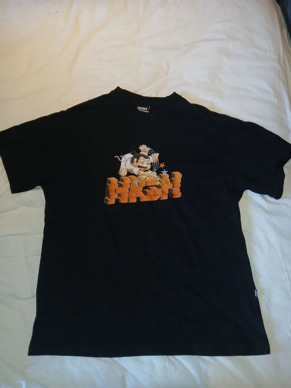 Camiseta HIGH (oversized P)