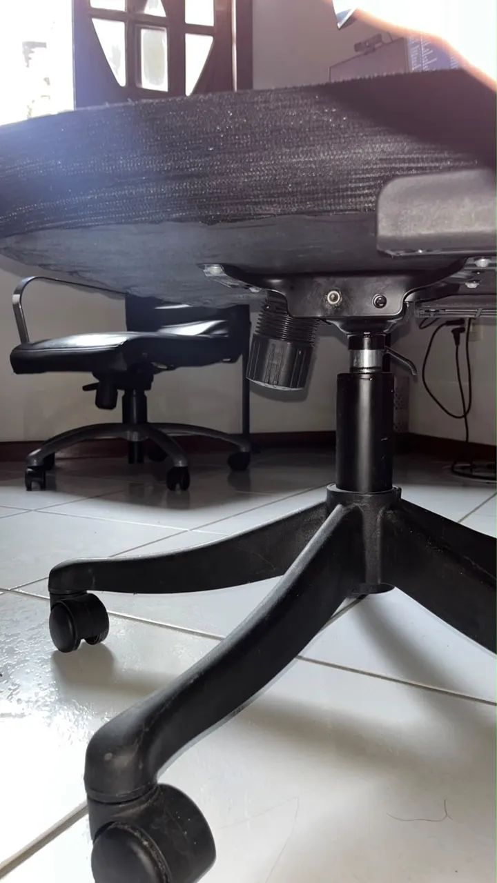 Cadeira escritório ergonômica  - Foto 2