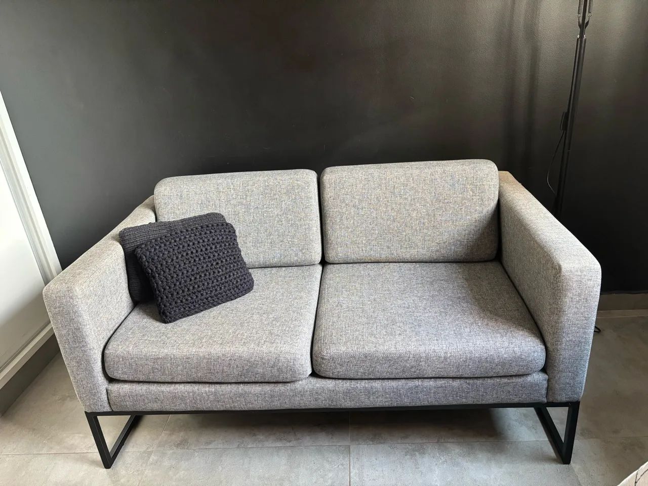 Sofa 2 lugares - impecável - Tok Stok - Foto 2
