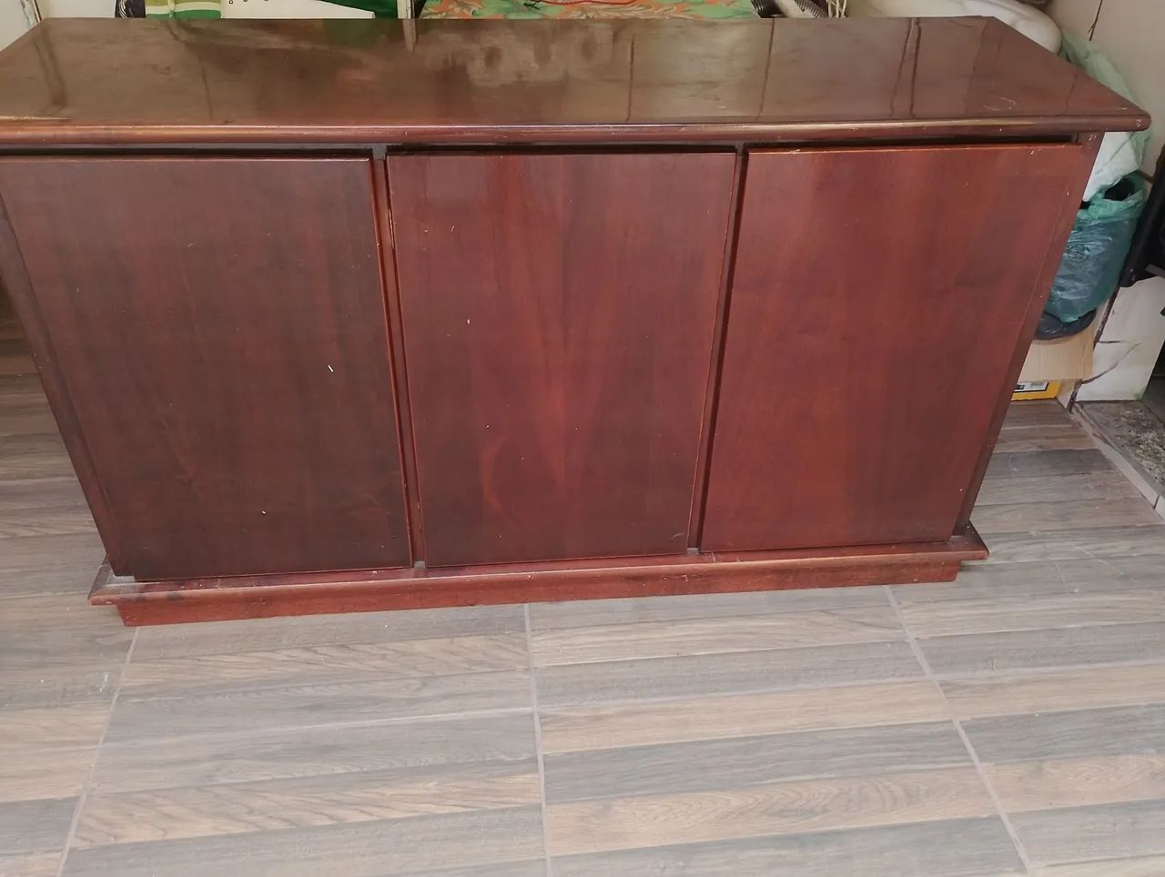 Buffet de madeira antigo 50 anos