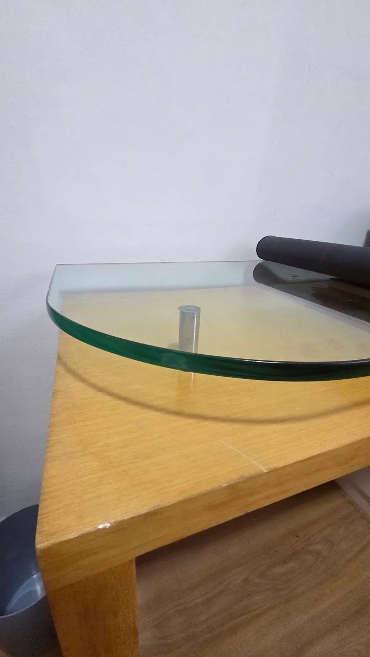 Mesa de escritorio com tampo de vidro - Foto 3